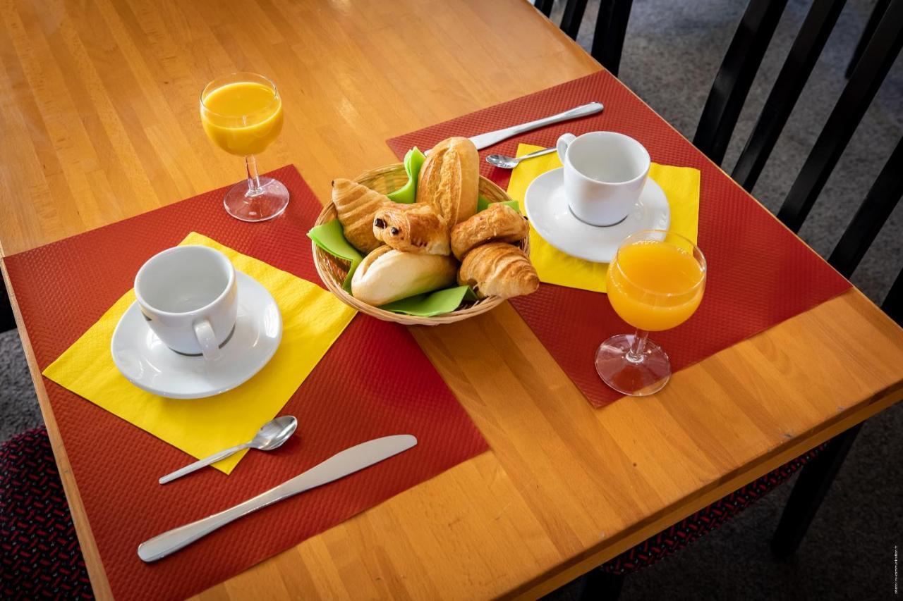 Hotel De La Gare Châteauroux Kültér fotó