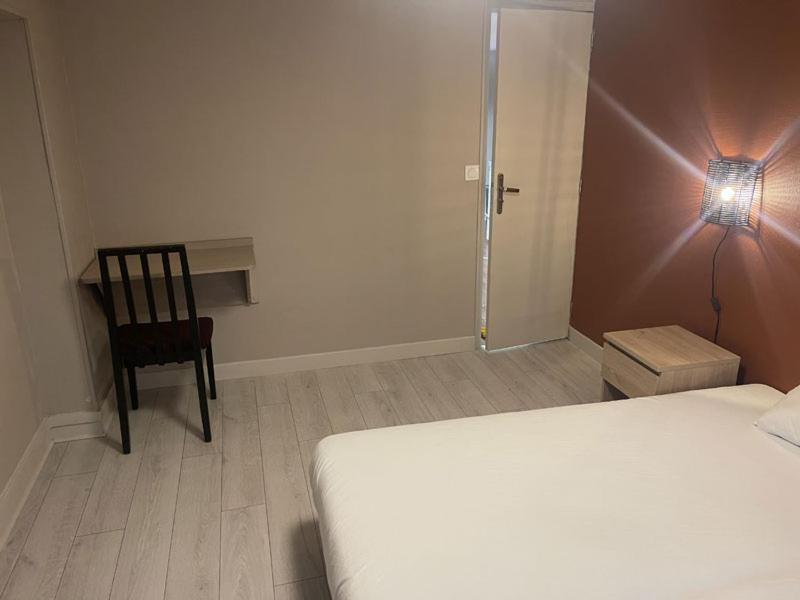 Hotel De La Gare Châteauroux Kültér fotó